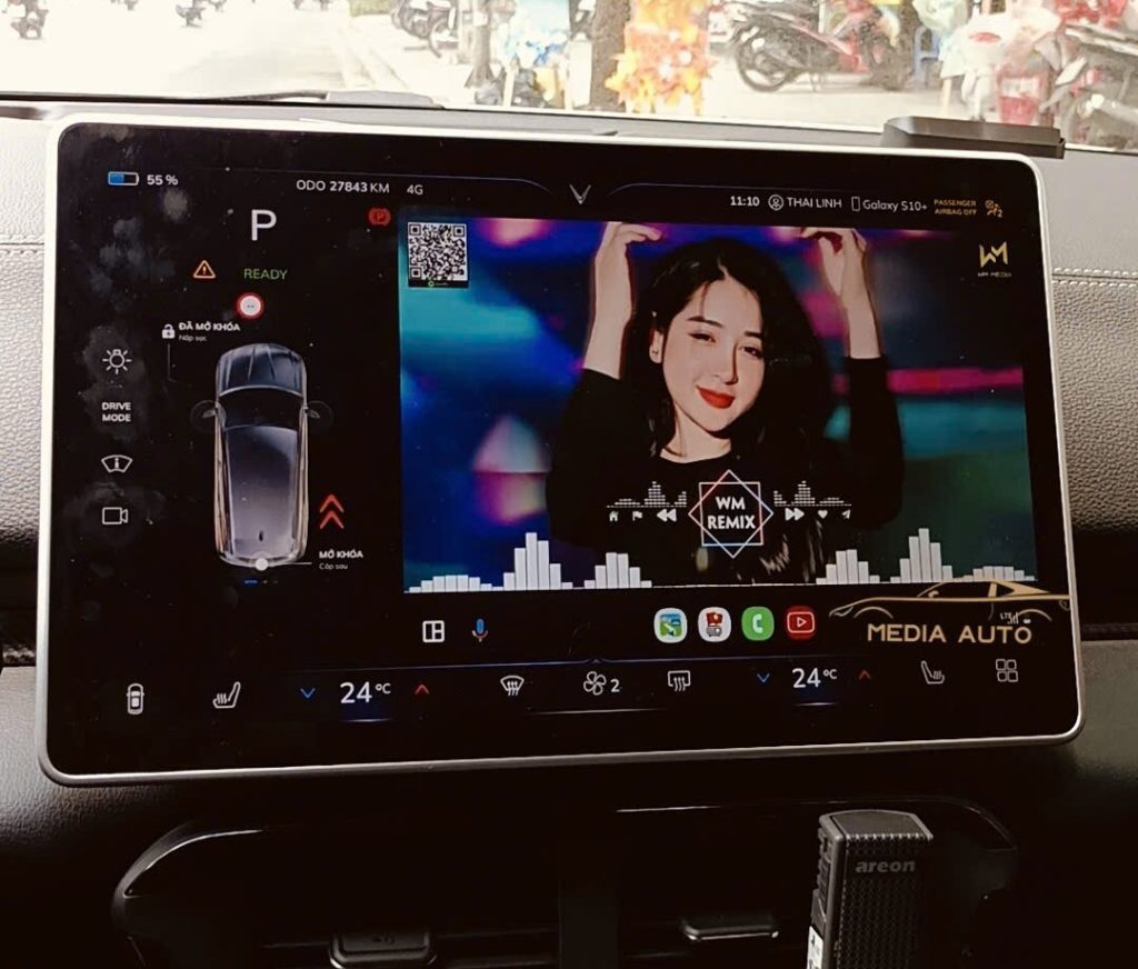 xem youtube trên vf8